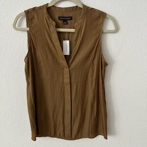 Banana Republic V-neck top